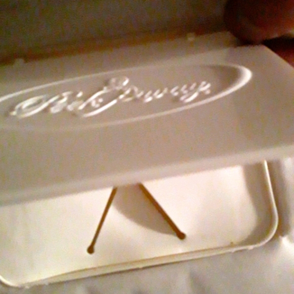 Peek Away Bag With Baby Changing/Nursing Station - Picture 15 of 15